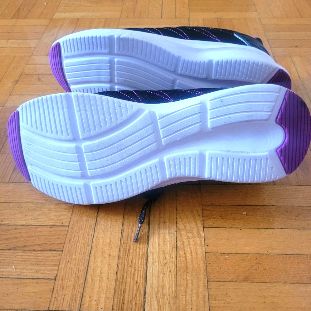 Athletic Works NWOT Size 8 Women's Running Shoes - Picture 4 of 6